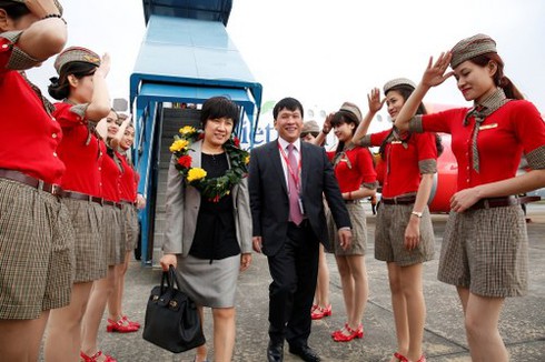 Vietjet chào đón hành khách thứ 10 triệu - ảnh 3