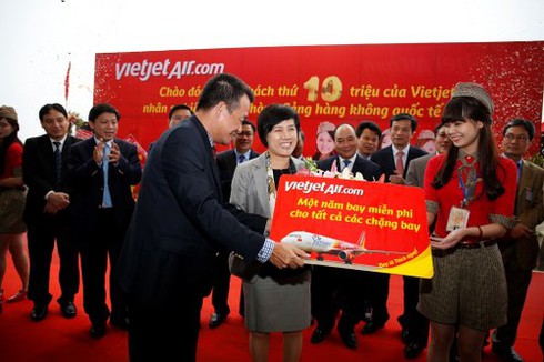Vietjet chào đón hành khách thứ 10 triệu - ảnh 5