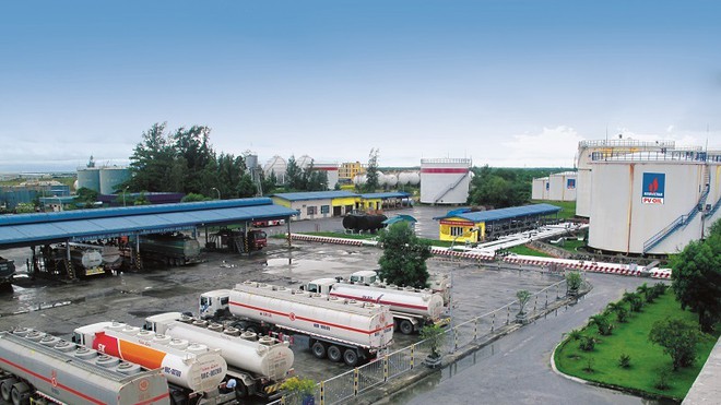 Trong nước ế ẩm, đề xuất cấm nhập khẩu xăng dầu