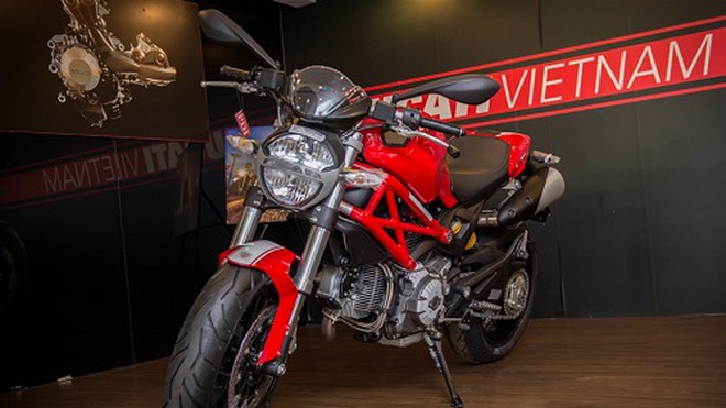 Chi tiết hàng thửa Ducati Monster 796 S2R tại việt Nam