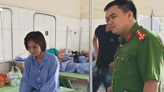 Khởi tố vụ án, giữ khẩn cấp 2 thanh niên đánh nữ phụ xe buýt Hà Nội