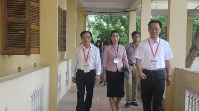 Cục trưởng Mai Văn Trinh đến kiểm tra tỉnh có 8 thí sinh bị đình chỉ thi ngày đầu tiên
