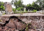 Xót xa những ngôi mộ Liệt sỹ bị sụt lún, nứt nẻ ở Nghệ An
