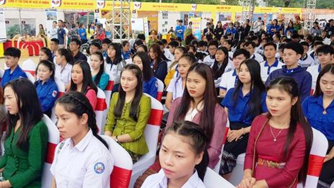 Khai mạc Ngày hội 'Thắm tình hữu nghị đặc biệt Việt Nam - Lào'
