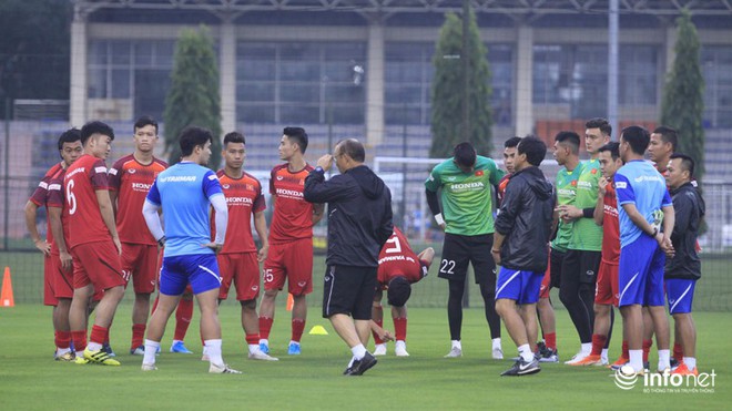 HLV Park Hang-seo công bố 27 cầu thủ sẽ đấu với UAE và Thái Lan