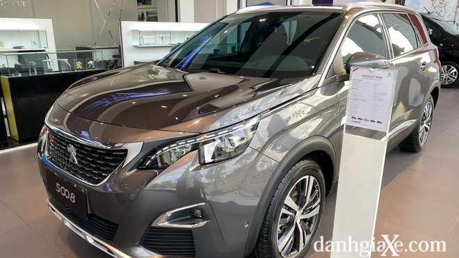 Đánh giá xe Peugeot 5008 2020: Mẫu CUV 5+2 thiết kế đẹp từ trong ra ngoài