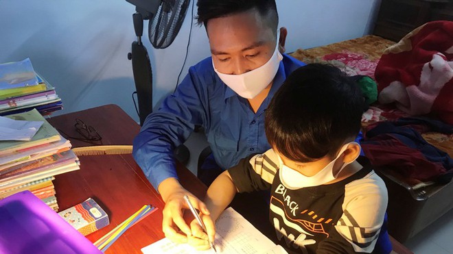 'Tiếng kẻng học bài' giúp học sinh xứ Nghệ 'không quên nhiệm vụ' mùa dịch