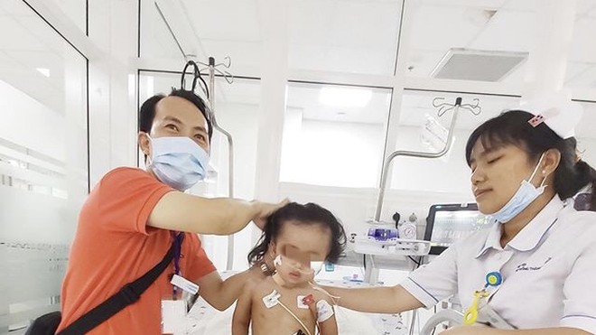 Suy hô hấp nặng, bé gái 2,5 tuổi được cứu sống nhờ kỹ thuật ECMO