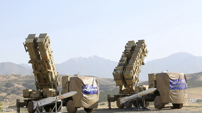 Iran đưa hàng chục hệ thống tên lửa tới eo biển Hormuz, trực chiến tấn công Mỹ?