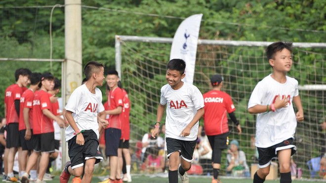 Cầu thủ nhí trải nghiệm cảm giác Ngoại hạng Anh cùng Tottenham ngay tại Hà Nội