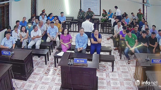 Xử vụ sửa điểm thi ở Hà Giang: Bị cáo Triệu Thị Chính đến tòa từ sớm