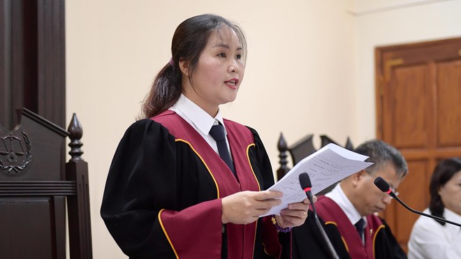 Hà Giang: Nhân chứng vụ sửa điểm thi bị nhắc nhở không nên mặc 'váy dạ hội' đến tòa