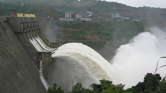 Ế điện gió, thủy điện sông Đà gần mực nước chết, vẫn lo thiếu điện
