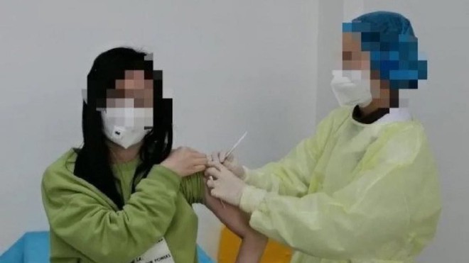 Tình nguyện viên Trung Quốc kể chuyện thử vắc-xin đầu tiên phòng Covid-19