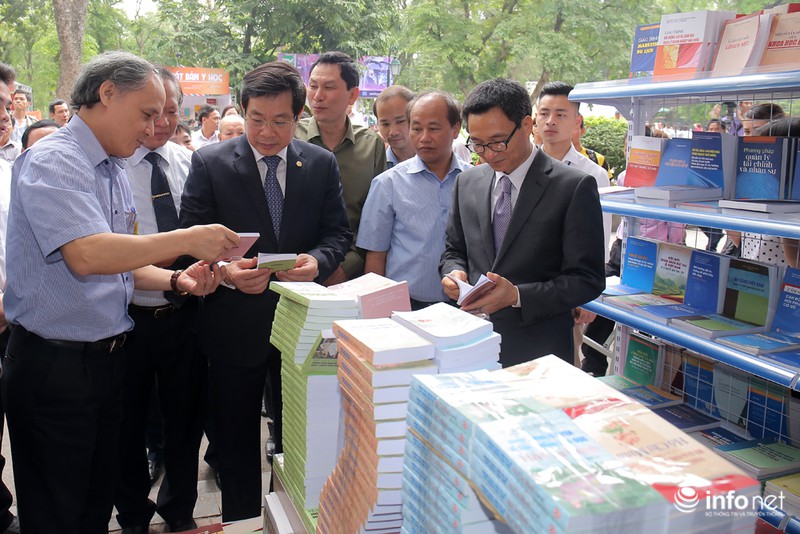 Sức hút đặc biệt của Ngày sách Việt Nam 2015 - ảnh 4