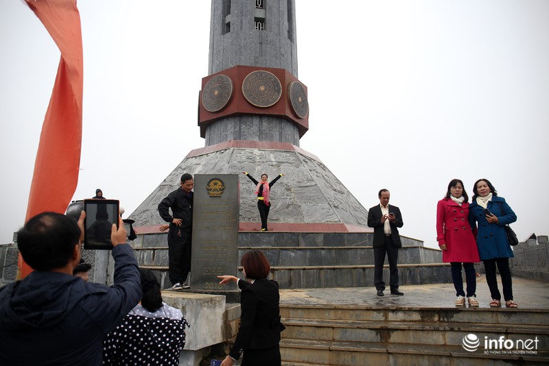 Tự hào đứng dưới Cột cờ Lũng Cú - ảnh 9