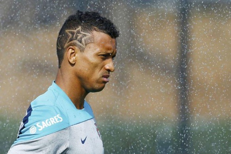 World Cup 2014: Cuộc chiến của… những kiểu tóc siêu quái - ảnh 6