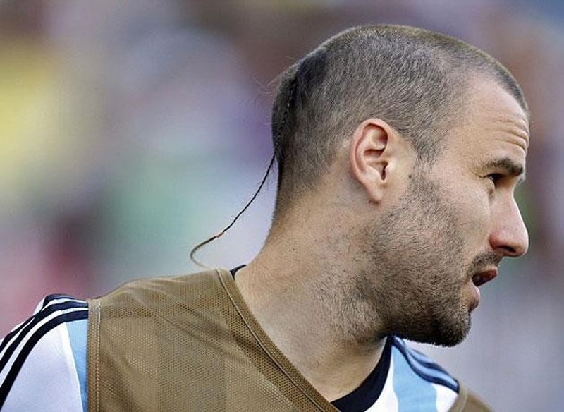 World Cup 2014: Cuộc chiến của… những kiểu tóc siêu quái - ảnh 8