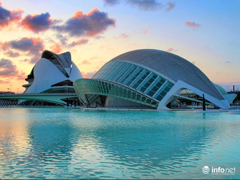 Những công trình kiến trúc bạn nên ngắm tận mắt một lần trong đời - ảnh 3