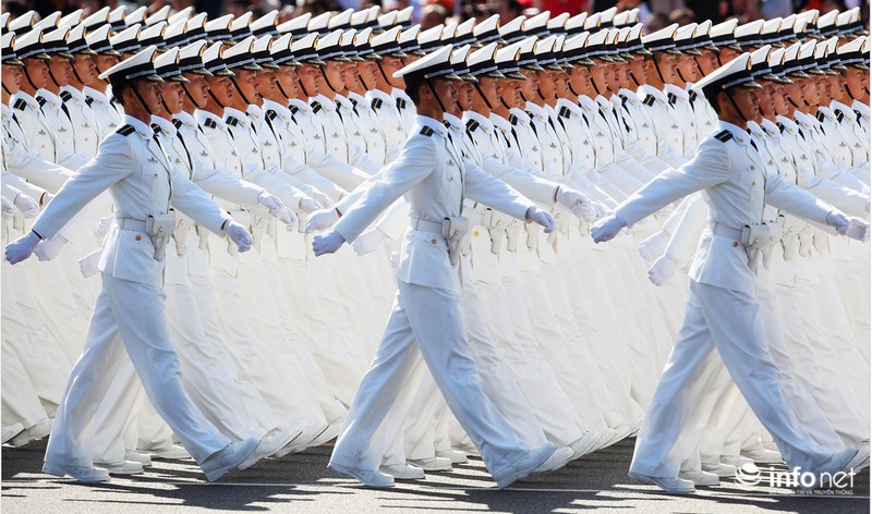 Choáng ngợp với nghệ thuật đám đông của Trung Quốc - ảnh 1