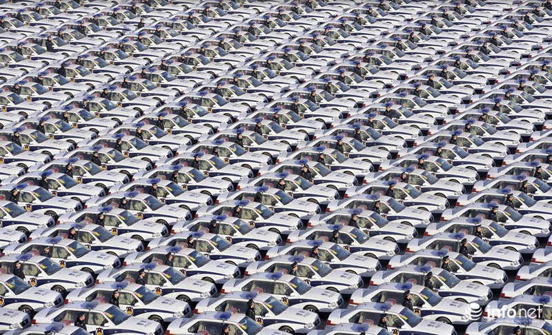 Choáng ngợp với nghệ thuật đám đông của Trung Quốc - ảnh 12