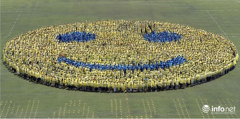 Choáng ngợp với nghệ thuật đám đông của Trung Quốc - ảnh 17