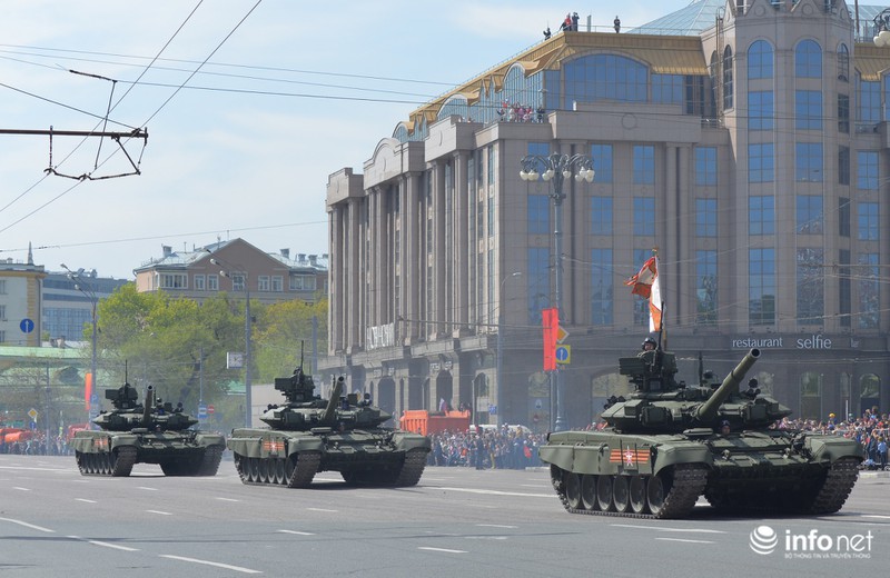 Dàn xe quân sự khủng Nga trong duyệt binh 9/5 lăn bánh trên phố (1) - ảnh 14