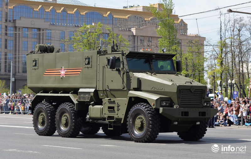 Dàn xe quân sự khủng Nga trong duyệt binh 9/5 lăn bánh trên phố (1) - ảnh 7