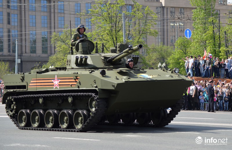Dàn xe quân sự khủng Nga trong duyệt binh 9/5 lăn bánh trên phố (1) - ảnh 8
