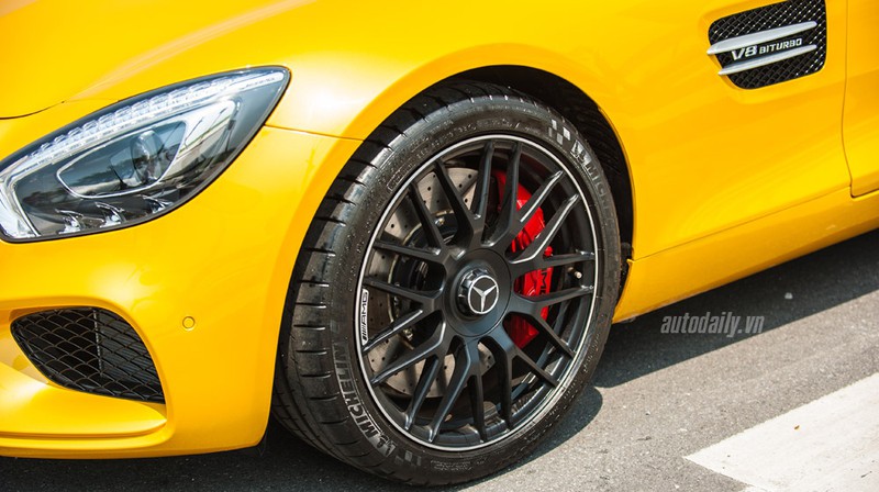 Mãn nhãn với vẻ đẹp của Mercedes AMG GT S tại Hà Nội - ảnh 7