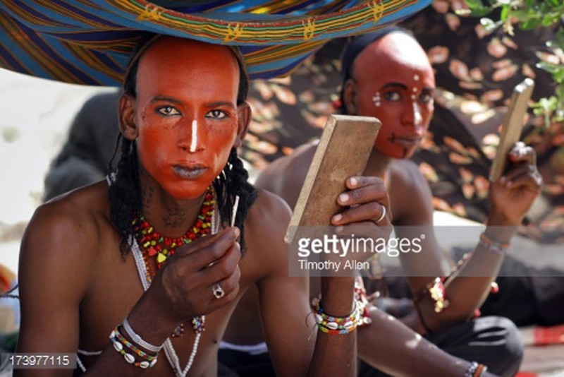 Bộ tộc kỳ lạ và cuộc thi trợn mắt để thành người đẹp trai nhất - ảnh 14