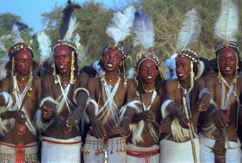 Bộ tộc kỳ lạ và cuộc thi trợn mắt để thành người đẹp trai nhất - ảnh 17