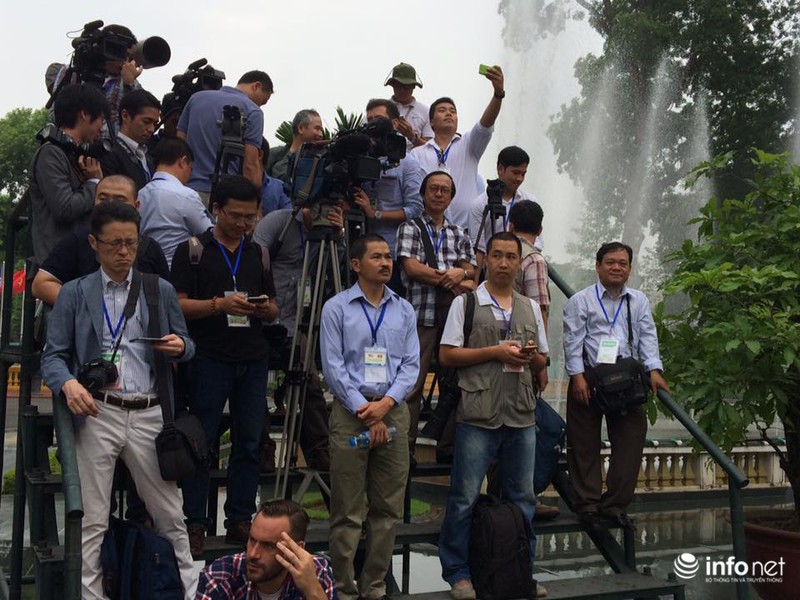 Lễ đón Tổng thống Hoa Kỳ Barack Obama thăm chính thức Việt Nam - ảnh 16