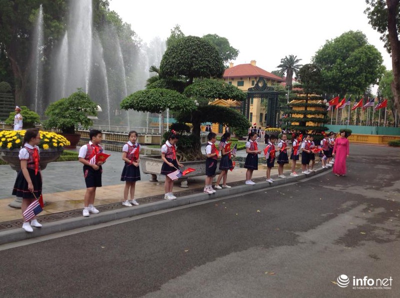 Lễ đón Tổng thống Hoa Kỳ Barack Obama thăm chính thức Việt Nam - ảnh 7