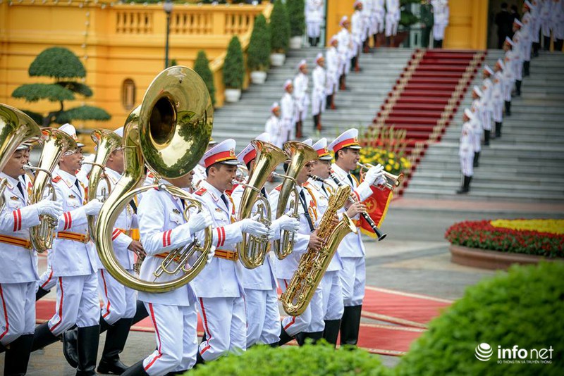 Lễ đón Tổng thống Hoa Kỳ Barack Obama thăm chính thức Việt Nam - ảnh 9