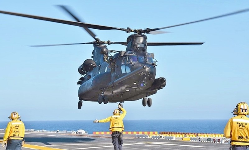 Sức mạnh đáng kinh ngạc của siêu trực thăng vận tải CH-47 Chinook - ảnh 4