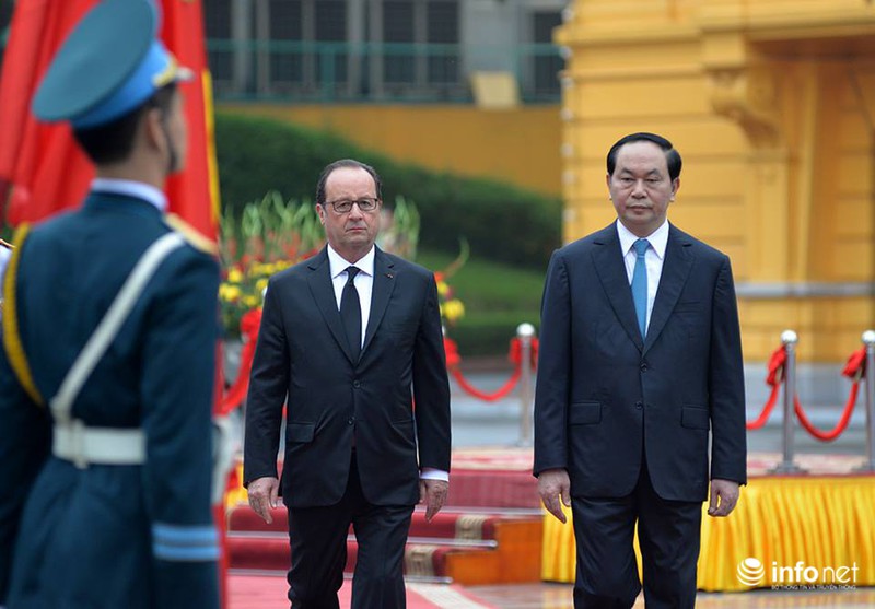 Những hình ảnh đầu tiên của Tổng thống Pháp thăm Việt Nam - ảnh 2