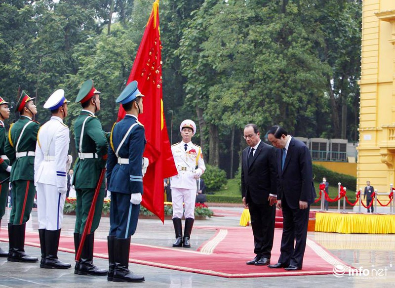 Những hình ảnh đầu tiên của Tổng thống Pháp thăm Việt Nam - ảnh 4