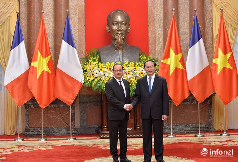 Những hình ảnh đầu tiên của Tổng thống Pháp thăm Việt Nam - ảnh 3