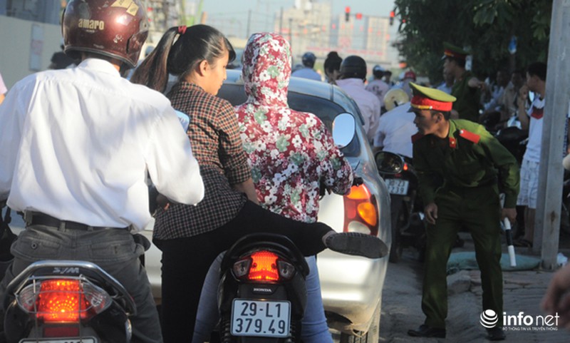 Nhiều thí sinh đi thi bằng xế hộp hạng sang - ảnh 7