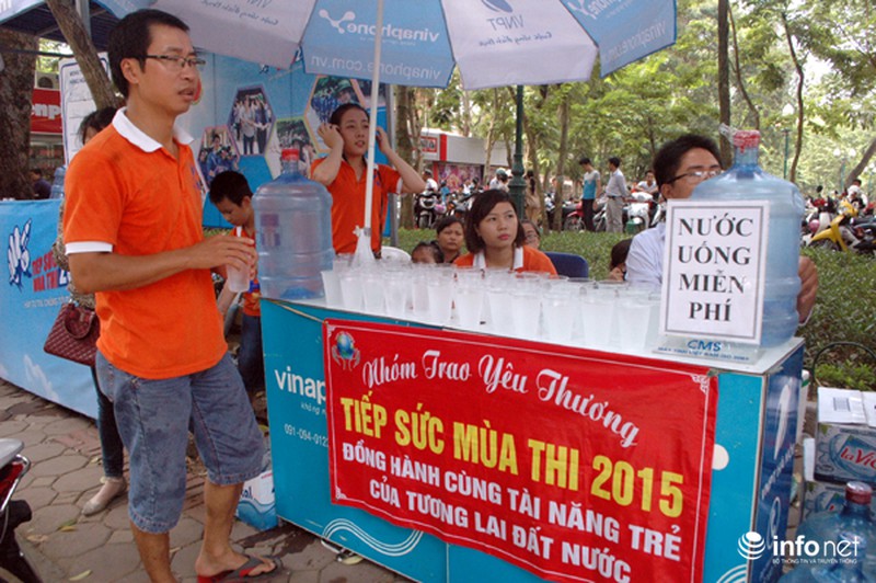 Những hình ảnh làm mát lòng thí sinh trong kỳ thi THPT Quốc gia - ảnh 6