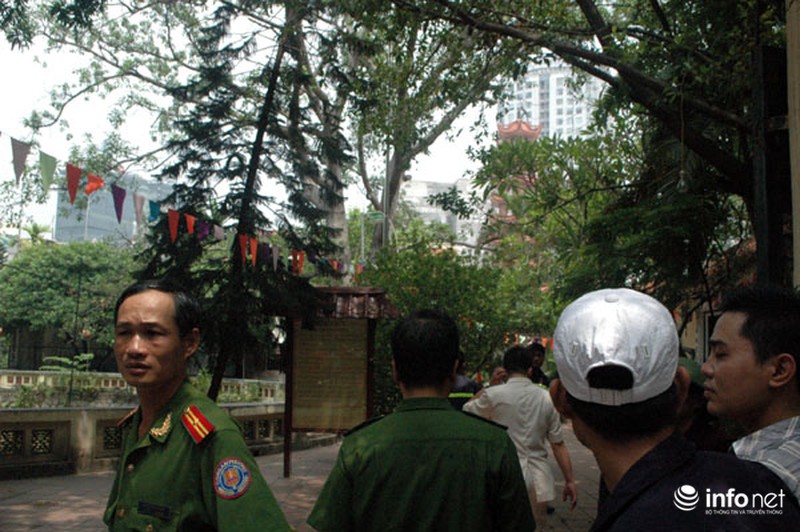 Nam thanh niên nghi