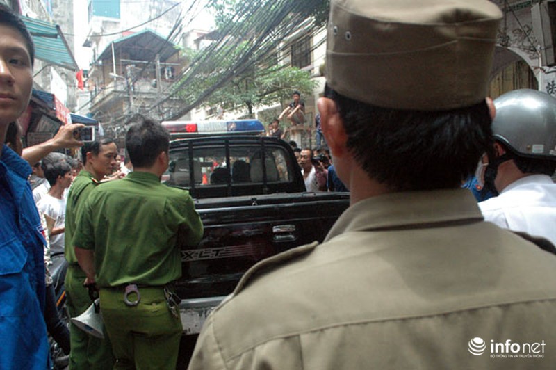 Thanh niên nghi “ngáo đá” nhảy từ nóc bảo tháp cao 40m xuống đất - ảnh 8