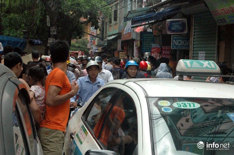 Thanh niên nghi “ngáo đá” nhảy từ nóc bảo tháp cao 40m xuống đất - ảnh 9