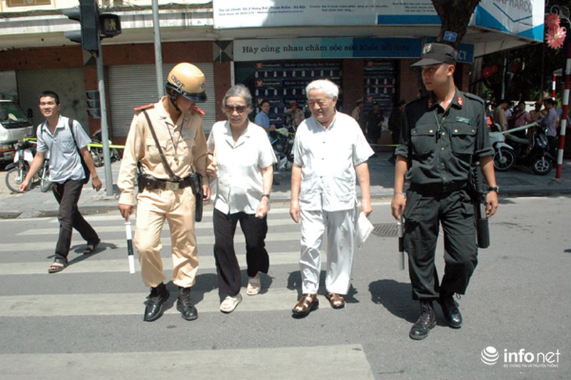 Bí thư Thành ủy Hà Nội thăm tổ công tác 141 - ảnh 5