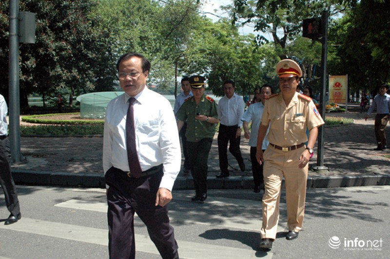 Bí thư Thành ủy Hà Nội thăm tổ công tác 141 - ảnh 6