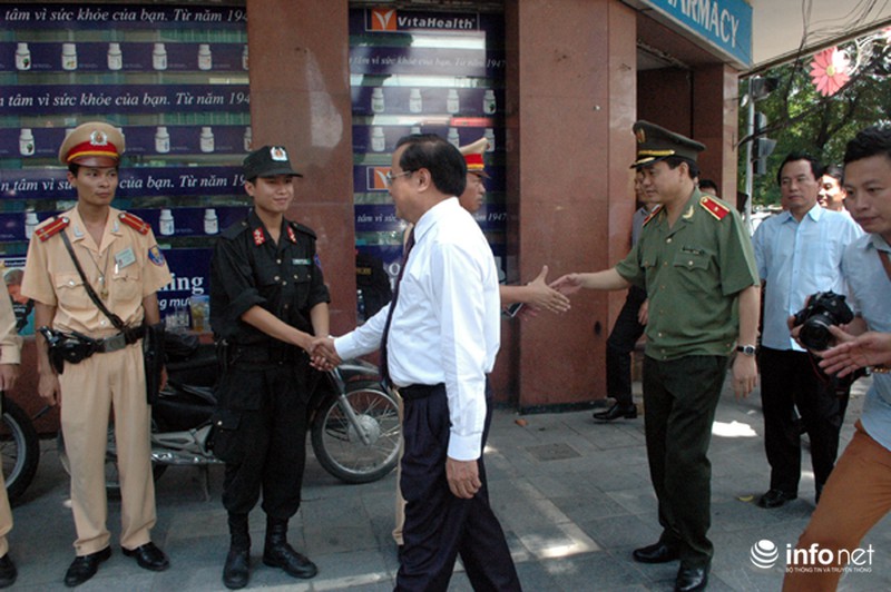 Bí thư Thành ủy Hà Nội thăm tổ công tác 141 - ảnh 9