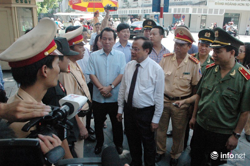 Bí thư Thành ủy Hà Nội thăm tổ công tác 141 - ảnh 10