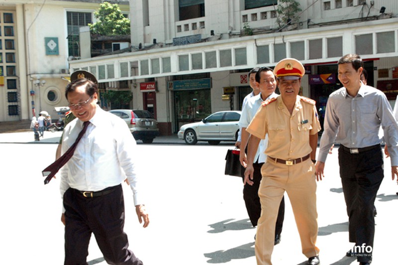 Bí thư Thành ủy Hà Nội thăm tổ công tác 141 - ảnh 7