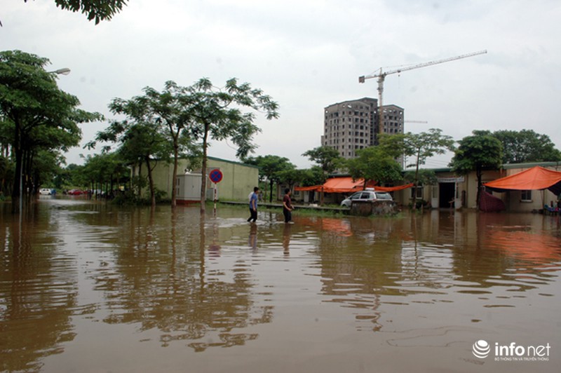 Nhà mặt phố đang biến thành hang giữa lòng Thủ đô - ảnh 15